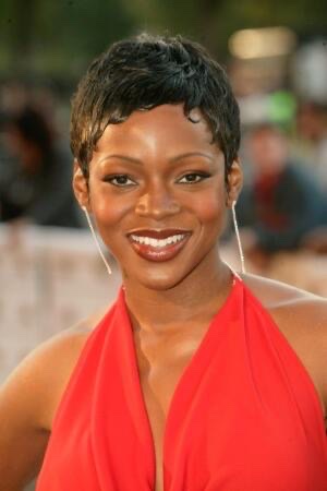 Caroline Chikezie